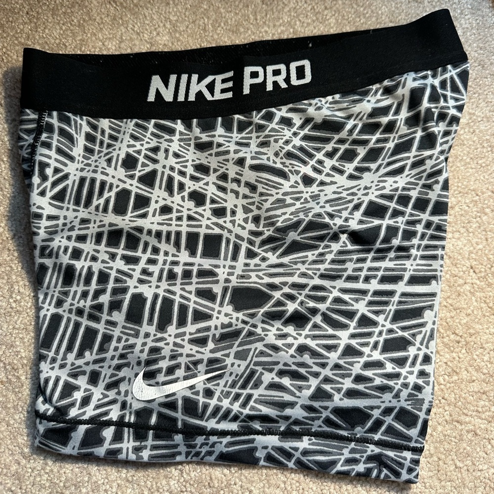 NIKE PRO SHORTS SIZE SMALL